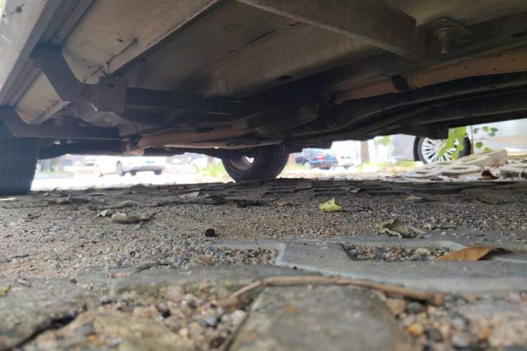Used Jeep Compass 2013 2.0L two-wheel drive sport version Chassis Front Right