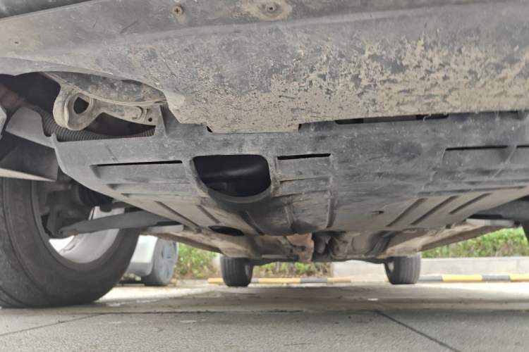 Used Jeep Compass 2013 2.4L four-wheel-drive sport version Chassis Front