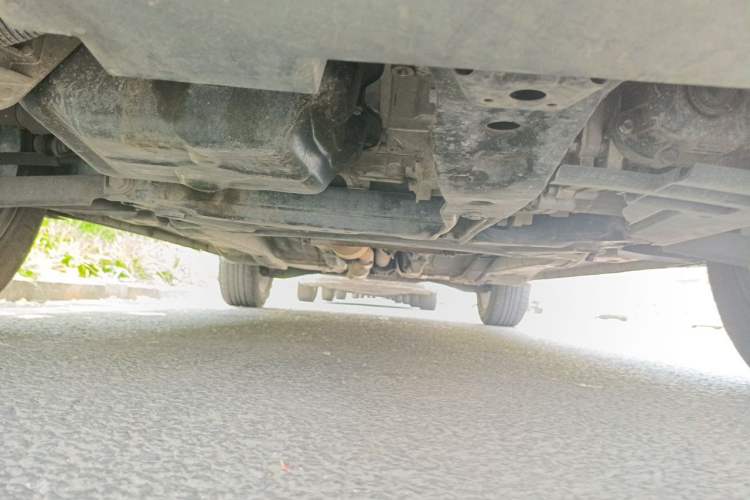 Used Jeep Compass 2013 2.4L four-wheel-drive sport version Chassis Front