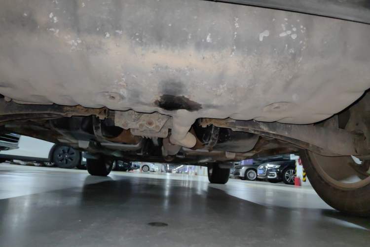 Used Jeep Compass 2013 2.4L four-wheel drive luxury version Chassis Rear