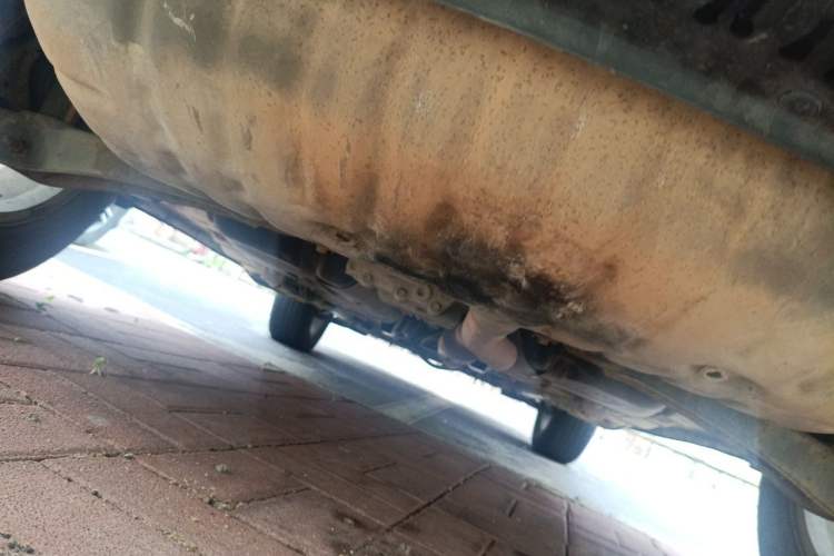 Used Jeep Compass 2013 2.4L four-wheel-drive sport version Chassis Rear