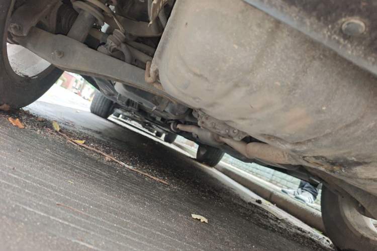 Used Jeep Compass 2013 2.4L four-wheel-drive sport version Chassis Rear