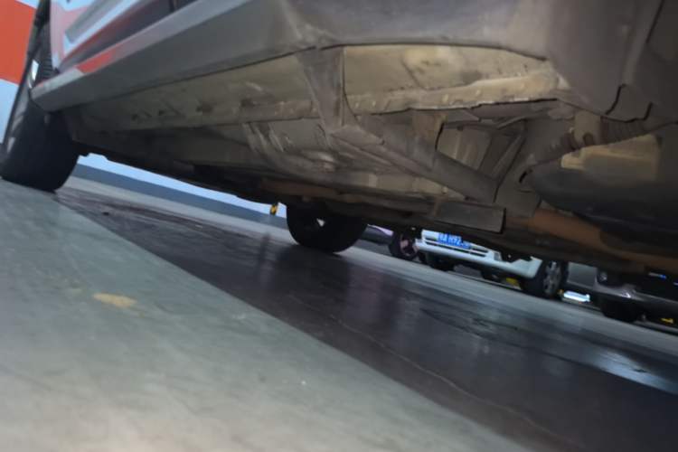 Used Jeep Compass 2013 2.0L two-wheel drive sport version Chassis Rear Left