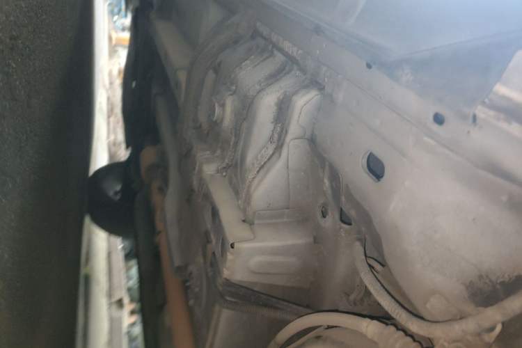 Used Jeep Compass 2013 2.4L four-wheel drive luxury version Chassis Rear Left