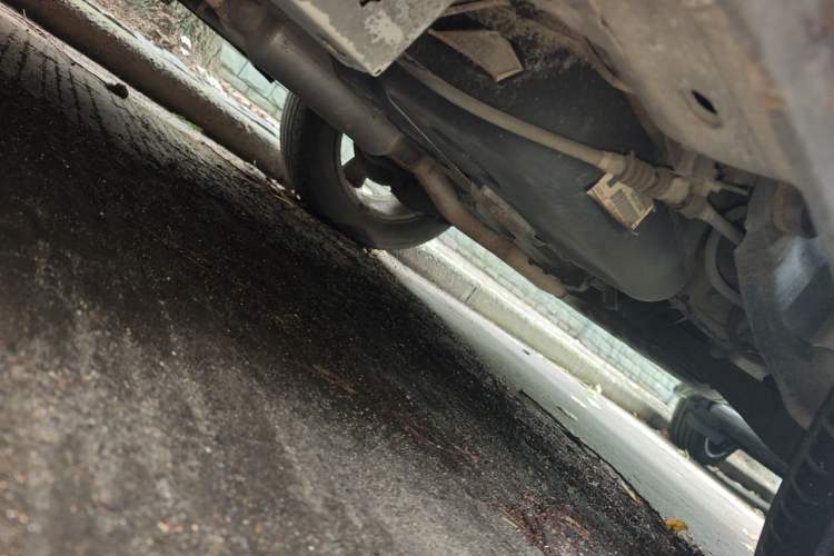Used Jeep Compass 2013 2.4L four-wheel-drive sport version Chassis Rear Left