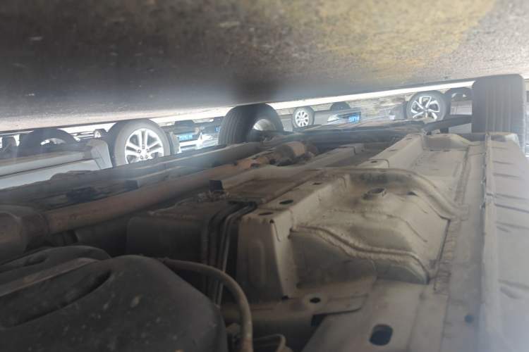 Used Jeep Compass 2013 2.4L four-wheel-drive sport version Chassis Rear Left
