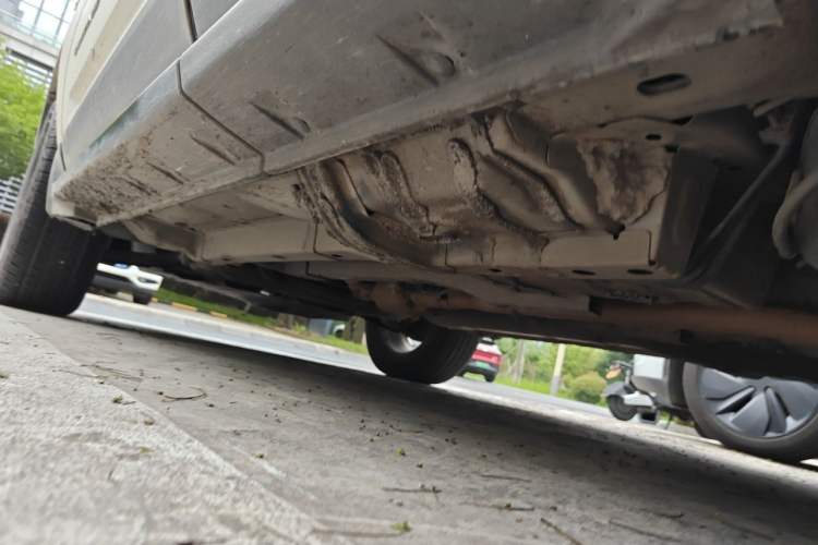Used Jeep Compass 2013 2.4L four-wheel-drive sport version Chassis Rear Left
