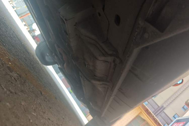 Used Jeep Compass 2013 2.4L four-wheel-drive sport version Chassis Rear Right
