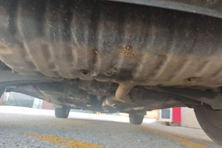 Used Jeep Compass 2013 2.4L four-wheel-drive sport version Chassis Rear