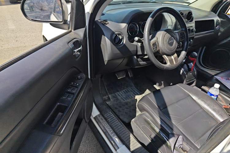 Used Jeep Compass 2013 2.4L four-wheel drive urban version Driver Seat