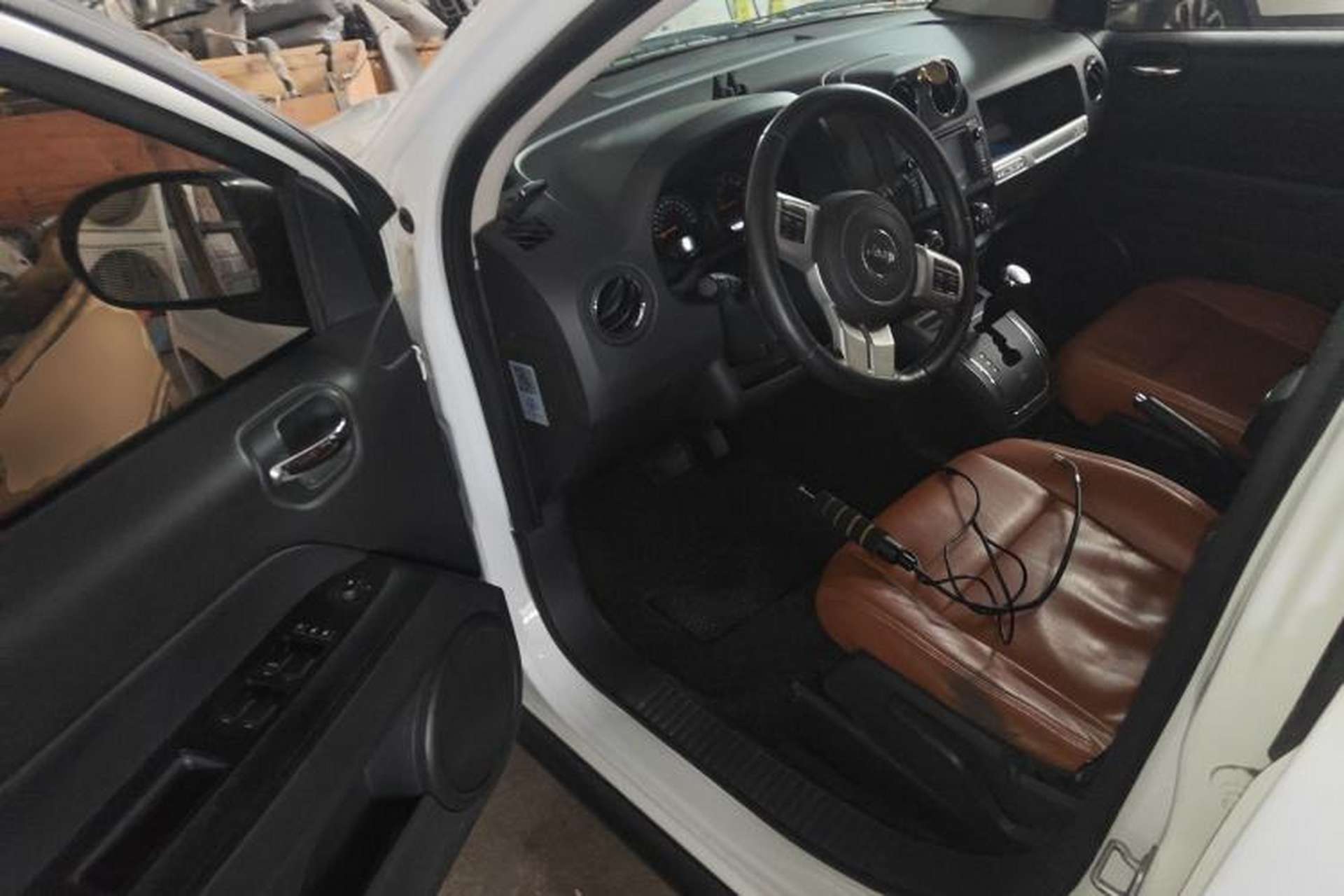 Used Jeep Compass 2013 2.0L two-wheel drive sport version Driver Seat