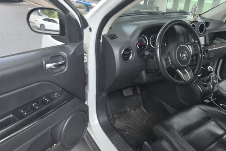 Used Jeep Compass 2013 2.4L Four-wheel Drive Black Edition with Navigation Driver Seat