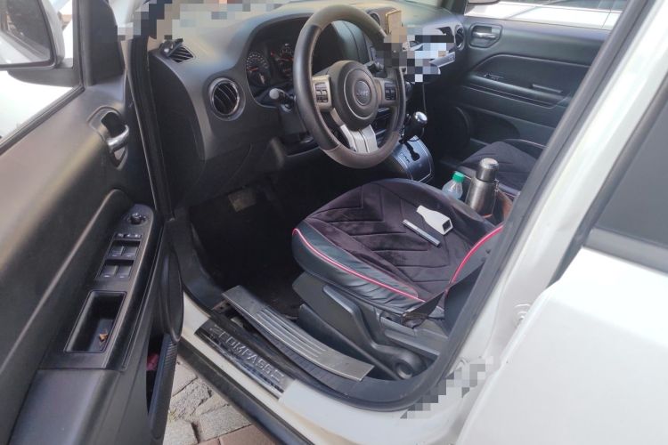 Used Jeep Compass 2013 2.4L four-wheel-drive sport version Driver Seat