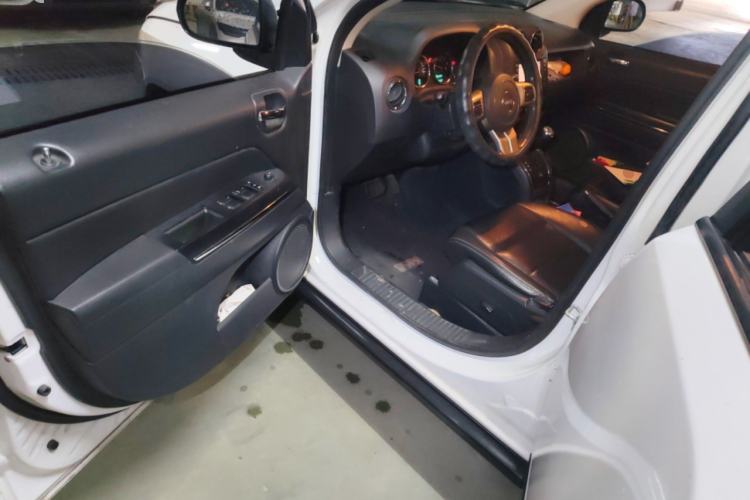 Used Jeep Compass 2013 2.4L Four-wheel Drive Black Edition with Navigation Driver Seat