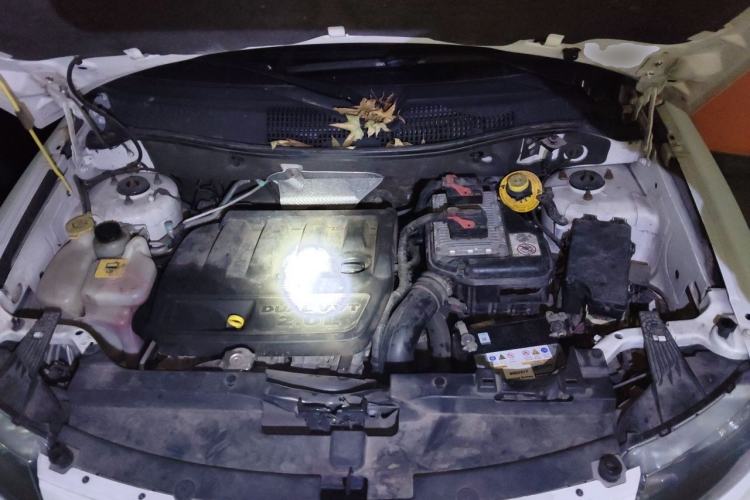 Used Jeep Compass 2013 2.0L two-wheel drive luxury version Engine Bay
