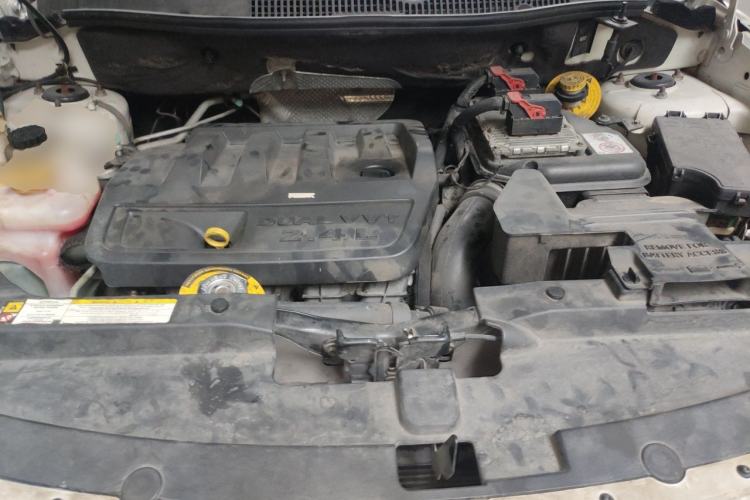 Used Jeep Compass 2013 2.4L four-wheel drive luxury version Engine Bay