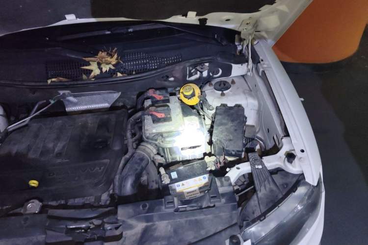 Used Jeep Compass 2013 2.0L two-wheel drive luxury version Engine Bay Left