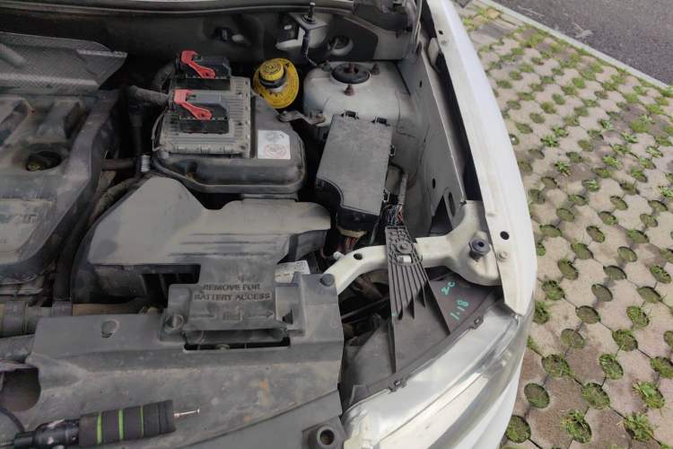 Used Jeep Compass 2013 2.4L four-wheel drive luxury version Engine Bay Left