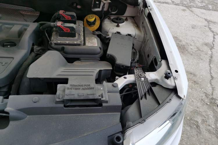 Used Jeep Compass 2013 2.4L four-wheel-drive sport version Engine Bay Left