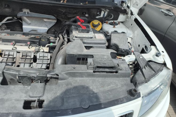 Used Jeep Compass 2013 2.0L two-wheel drive luxury version Engine Bay Left