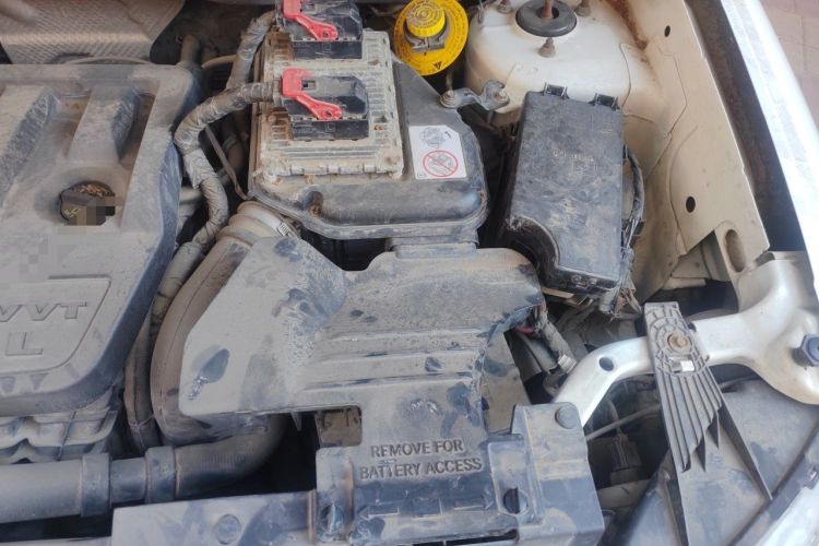 Used Jeep Compass 2013 2.4L four-wheel-drive sport version Engine Bay Left