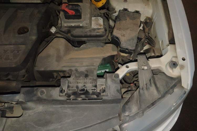 Used Jeep Compass 2013 2.4L four-wheel drive urban version Engine Bay Left