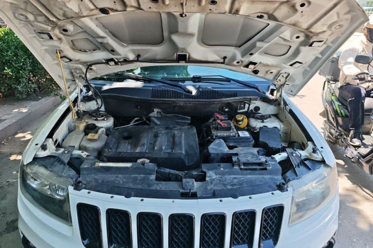 Used Jeep Compass 2013 2.4L Four-wheel Drive Black Edition with Navigation Engine Bay