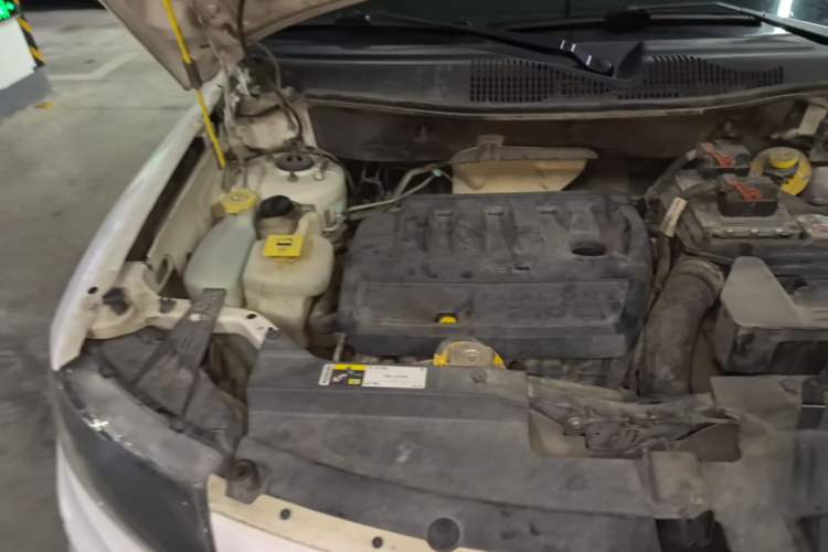 Used Jeep Compass 2013 2.0L two-wheel drive sport version Engine Bay Right