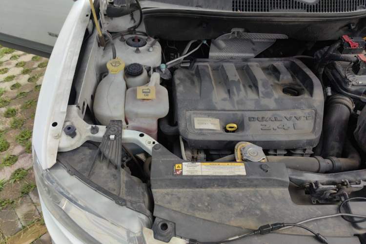 Used Jeep Compass 2013 2.4L four-wheel drive luxury version Engine Bay Right
