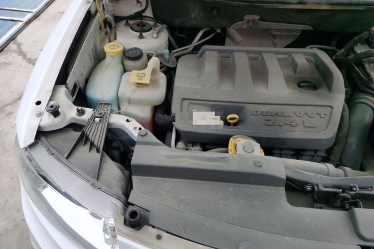 Used Jeep Compass 2013 2.4L four-wheel-drive sport version Engine Bay Right
