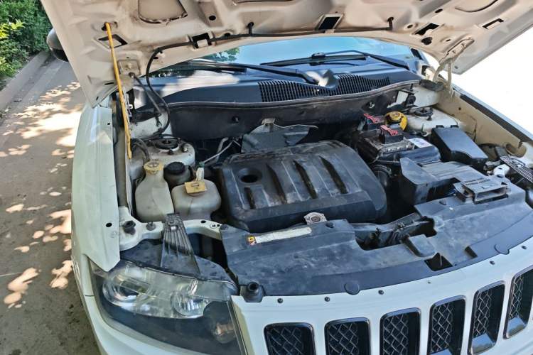 Used Jeep Compass 2013 2.4L Four-wheel Drive Black Edition with Navigation Engine Bay Right