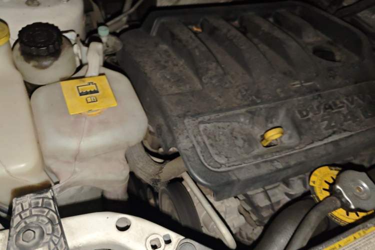 Used Jeep Compass 2013 2.4L four-wheel-drive sport version Engine Bay Right