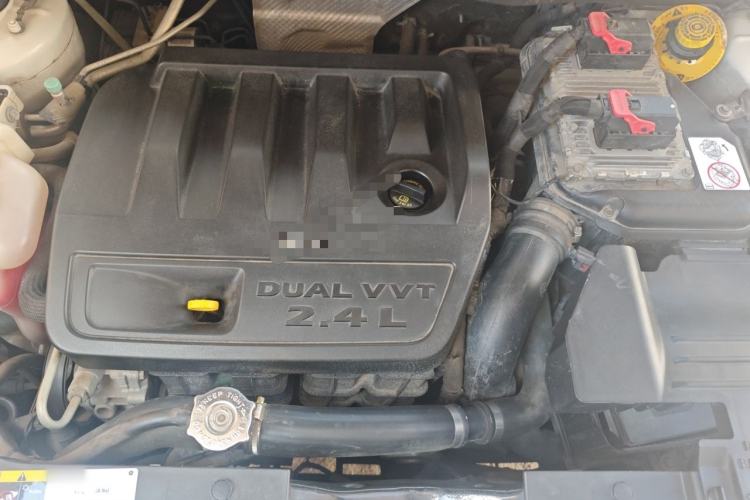 Used Jeep Compass 2013 2.4L four-wheel-drive sport version Engine Bay