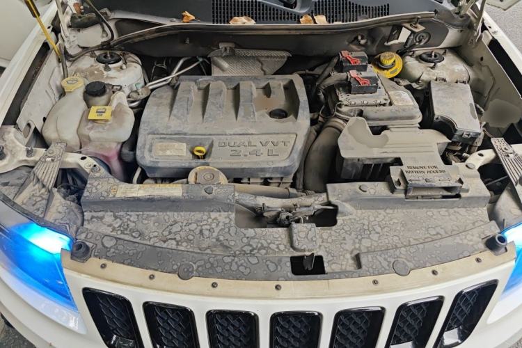 Used Jeep Compass 2013 2.4L Four-wheel Drive Black Edition with Navigation Engine Bay