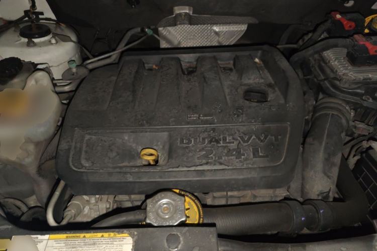 Used Jeep Compass 2013 2.4L four-wheel-drive sport version Engine Bay