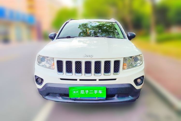Used Jeep Compass 2013 2.4L four-wheel-drive sport version Front
