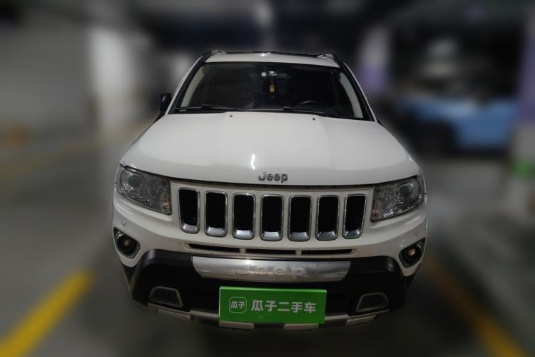 Used Jeep Compass 2013 2.4L four-wheel drive luxury version Front