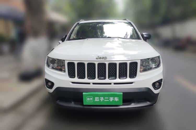 Used Jeep Compass 2013 2.4L four-wheel drive luxury version Front