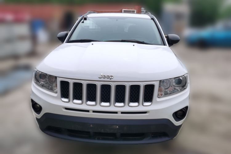 Used Jeep Compass 2013 2.4L four-wheel-drive sport version Front