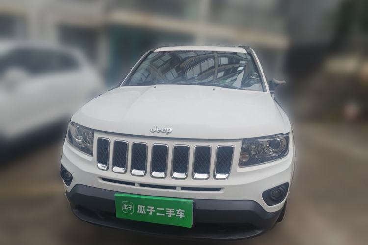 Used Jeep Compass 2013 2.4L four-wheel-drive sport version Front