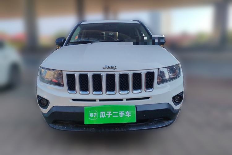 Used Jeep Compass 2013 2.4L four-wheel-drive sport version Front