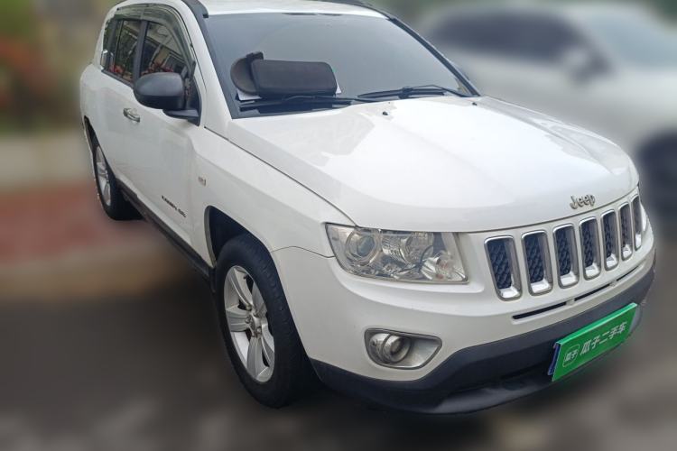 Used Jeep Compass 2013 2.4L four-wheel-drive sport version Front Right 45 Deg