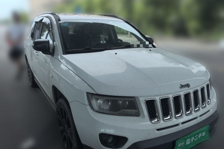 Used Jeep Compass 2013 2.4L Four-wheel Drive Black Edition with Navigation Front Right 45 Deg