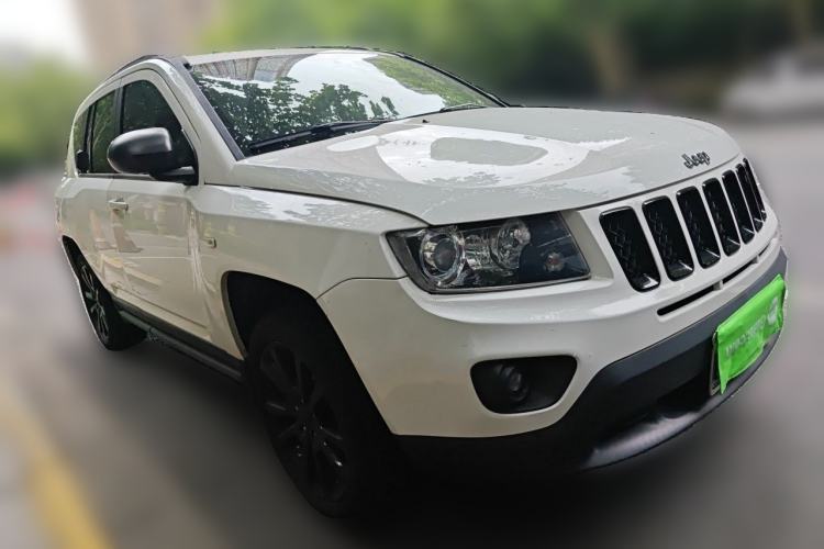 Used Jeep Compass 2013 2.4L Four-wheel Drive Black Edition with Navigation Front Right 45 Deg