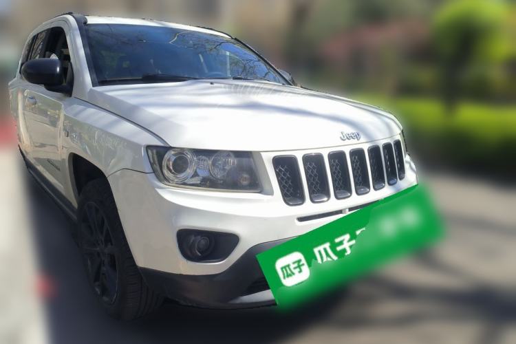 Used Jeep Compass 2013 2.0L Two-Wheel Drive Black Luxury Edition Front Right 45 Deg