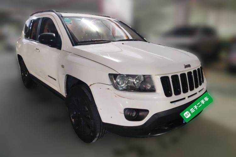 Used Jeep Compass 2013 2.4L Four-wheel Drive Black Edition with Navigation Front Right 45 Deg