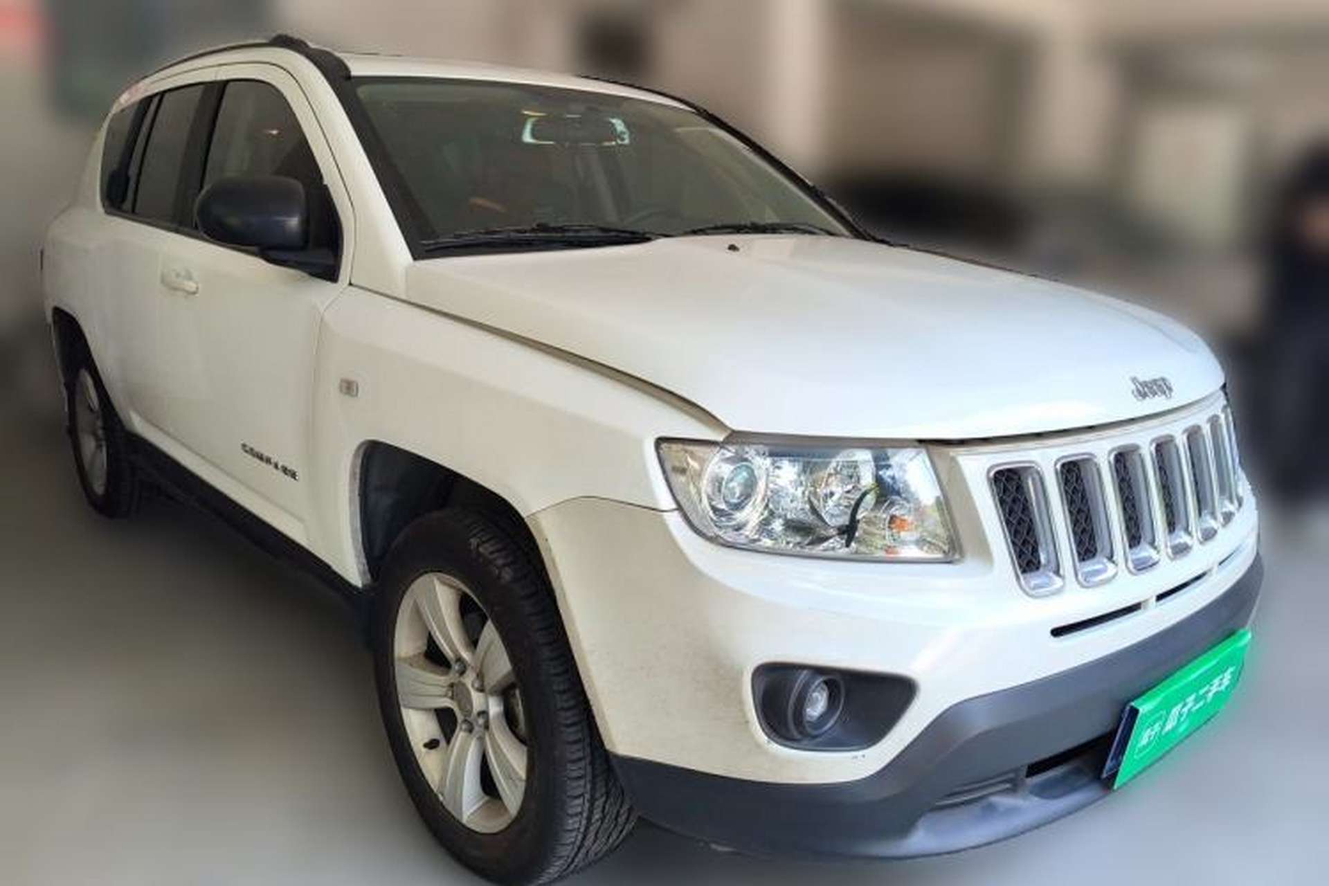 Used Jeep Compass 2013 2.4L four-wheel-drive sport version Front Right 45 Deg