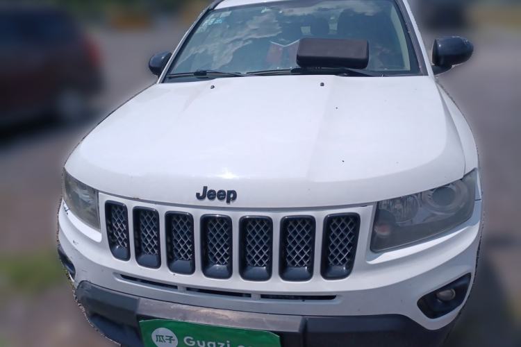 Used Jeep Compass 2013 2.4L four-wheel-drive sport version Front