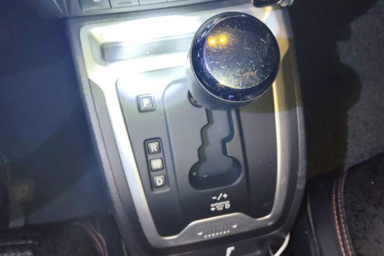 Used Jeep Compass 2013 2.0L two-wheel drive luxury version Gear Lever