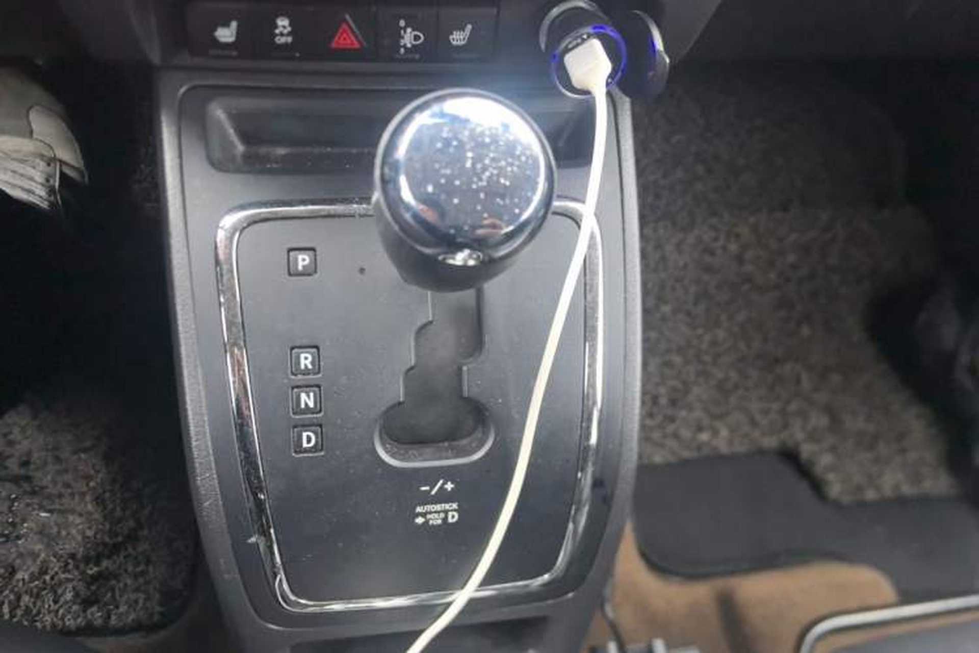 Used Jeep Compass 2013 2.0L two-wheel drive luxury version Gear Lever